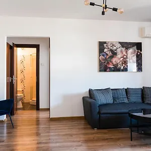Chic 2-room In The Heart Of With Amazing View Bucharest